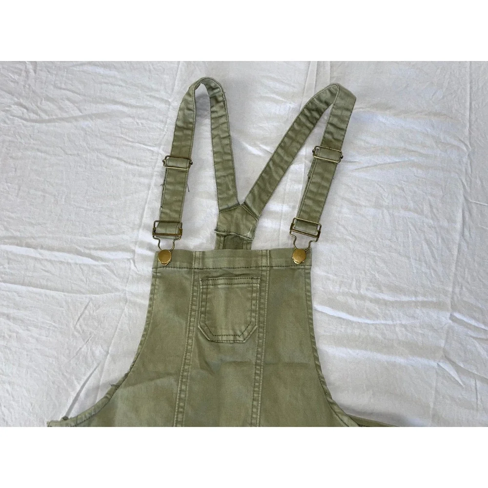 Twiin Sisters Frayed Cuff Denim Overall Shorts in Olive. Women's Size L, NWT!! - Picture 2 of 4
